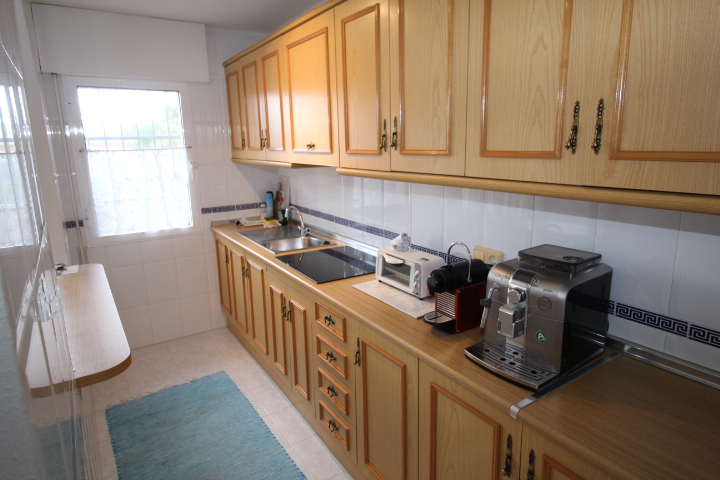 Chalet independiente en Las Filipinas Blue Lagoon con 5 habitaciones y 4 baños, apartamento separado y una piscina