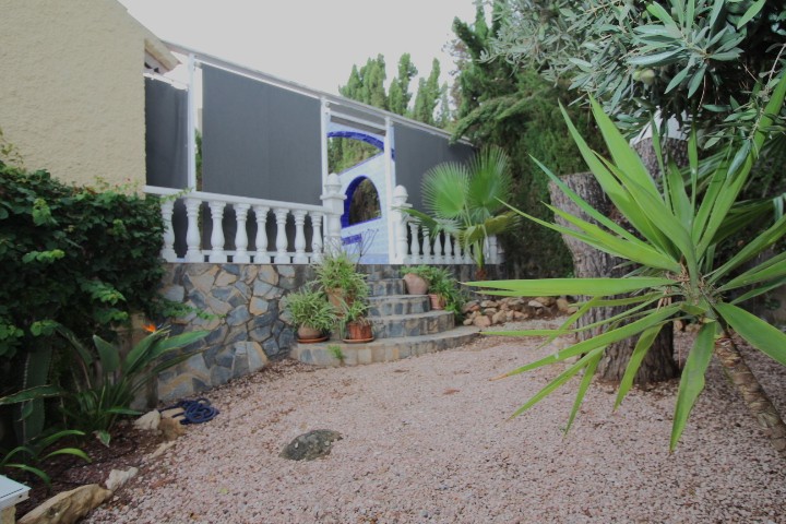 Chalet independiente en Las Filipinas Blue Lagoon con 5 habitaciones y 4 baños, apartamento separado y una piscina