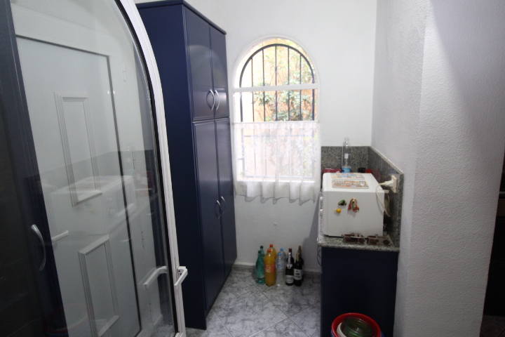 Chalet independiente en Las Filipinas Blue Lagoon con 5 habitaciones y 4 baños, apartamento separado y una piscina