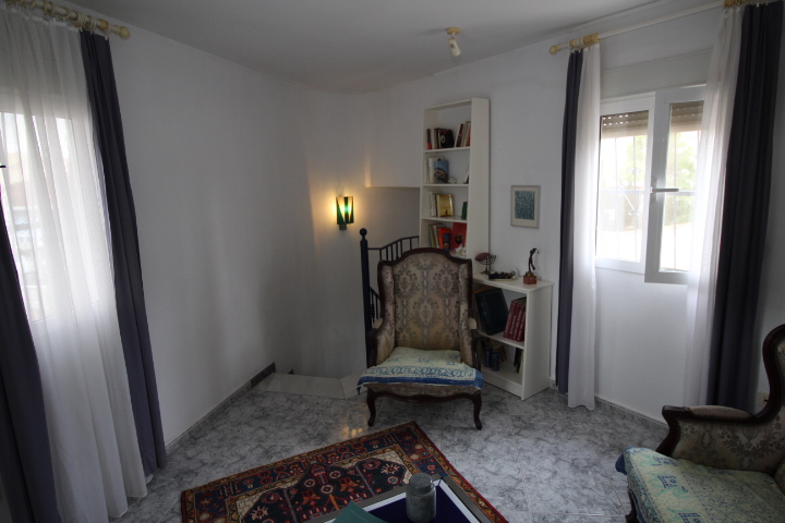 Chalet independiente en Las Filipinas Blue Lagoon con 5 habitaciones y 4 baños, apartamento separado y una piscina