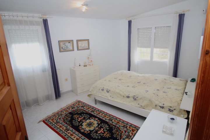 Chalet independiente en Las Filipinas Blue Lagoon con 5 habitaciones y 4 baños, apartamento separado y una piscina