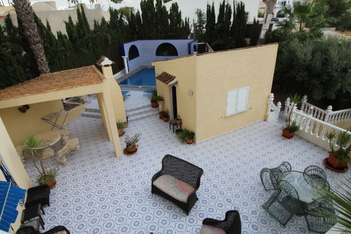 Chalet independiente en Las Filipinas Blue Lagoon con 5 habitaciones y 4 baños, apartamento separado y una piscina