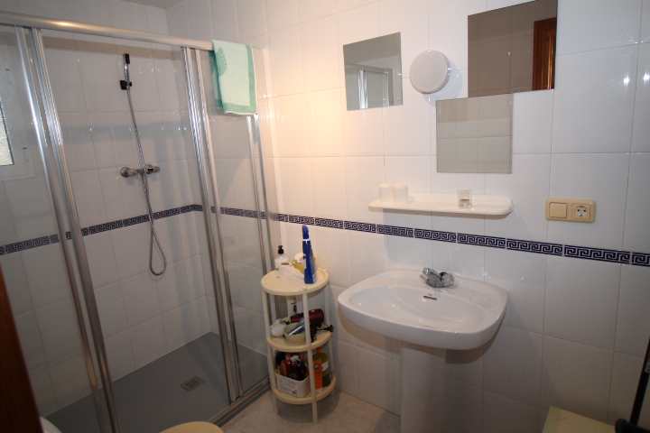 Chalet independiente en Las Filipinas Blue Lagoon con 5 habitaciones y 4 baños, apartamento separado y una piscina