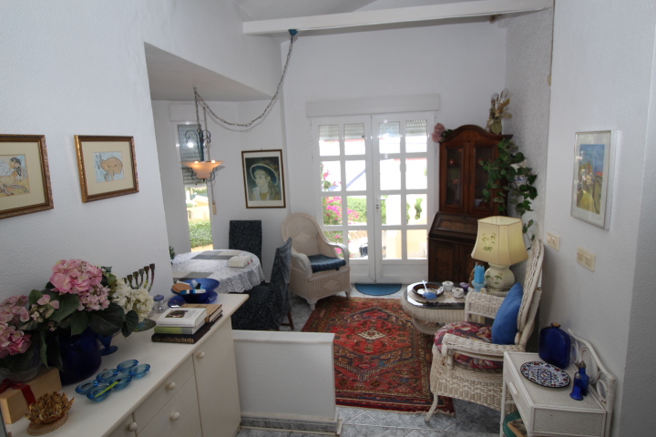 Chalet independiente en Las Filipinas Blue Lagoon con 5 habitaciones y 4 baños, apartamento separado y una piscina