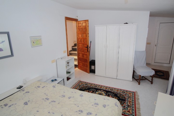 Chalet independiente en Las Filipinas Blue Lagoon con 5 habitaciones y 4 baños, apartamento separado y una piscina