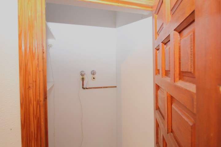 Chalet independiente en Las Filipinas Blue Lagoon con 5 habitaciones y 4 baños, apartamento separado y una piscina