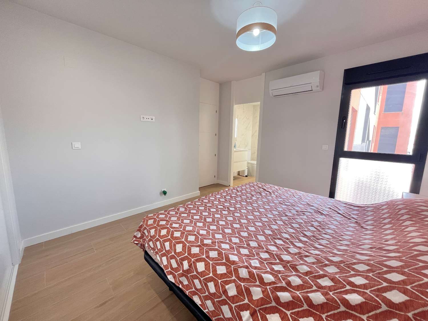 Apartamento de 2 dormitorios en venta en Villamartín