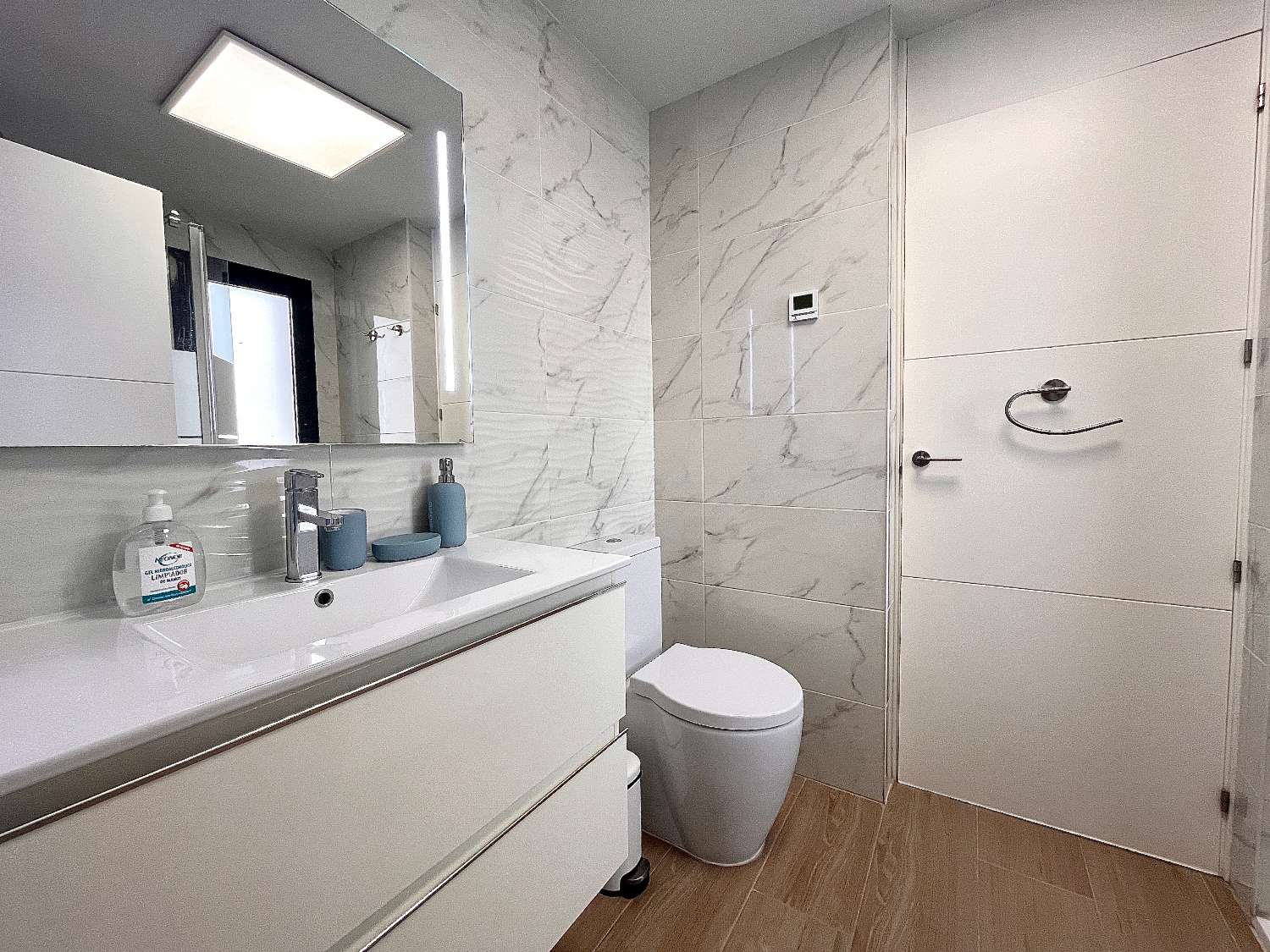 Apartamento de 2 dormitorios en venta en Villamartín