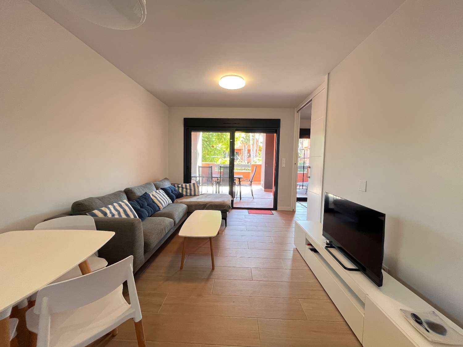 Apartamento de 2 dormitorios en venta en Villamartín
