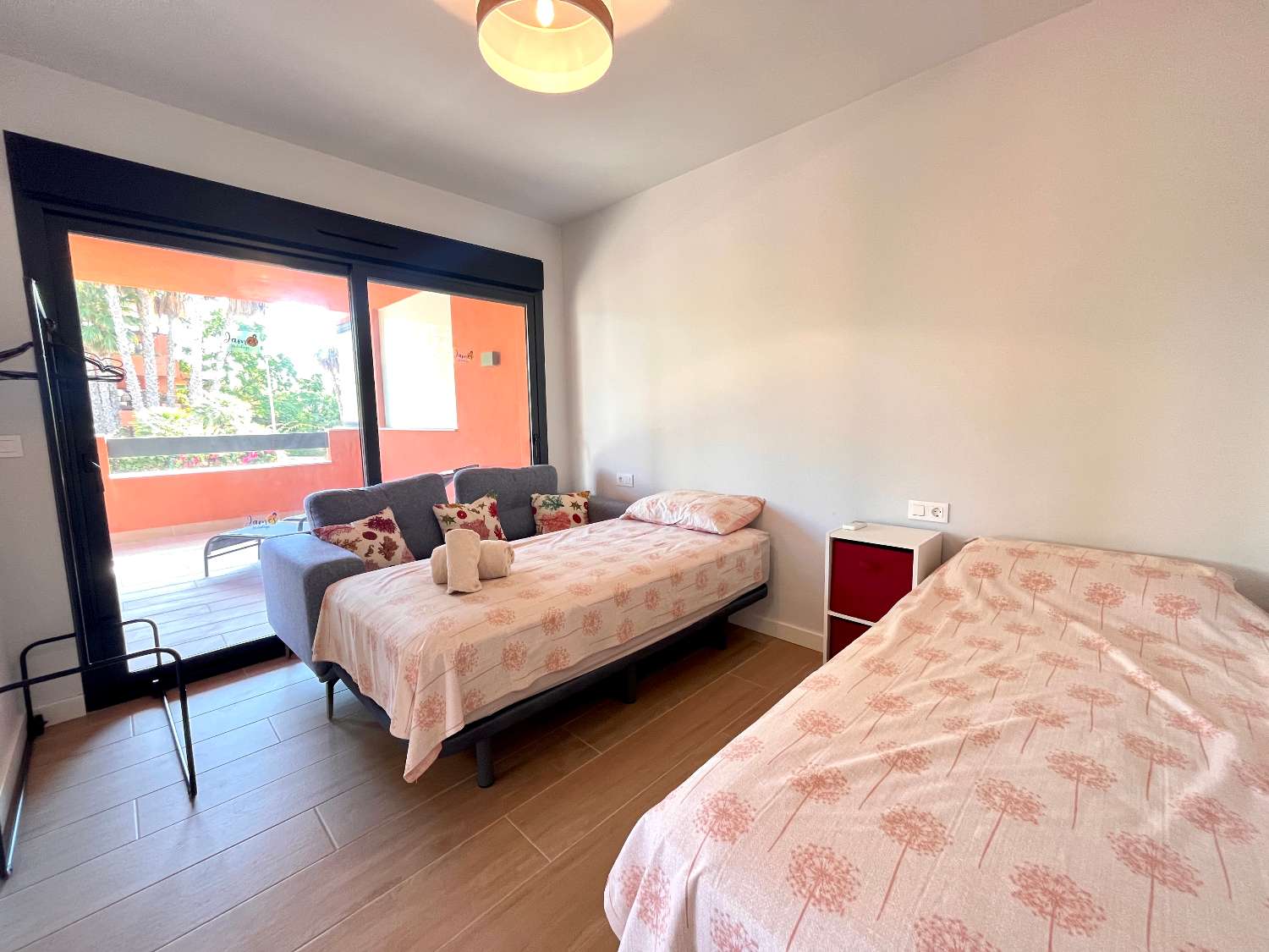 Apartamento de 2 dormitorios en venta en Villamartín