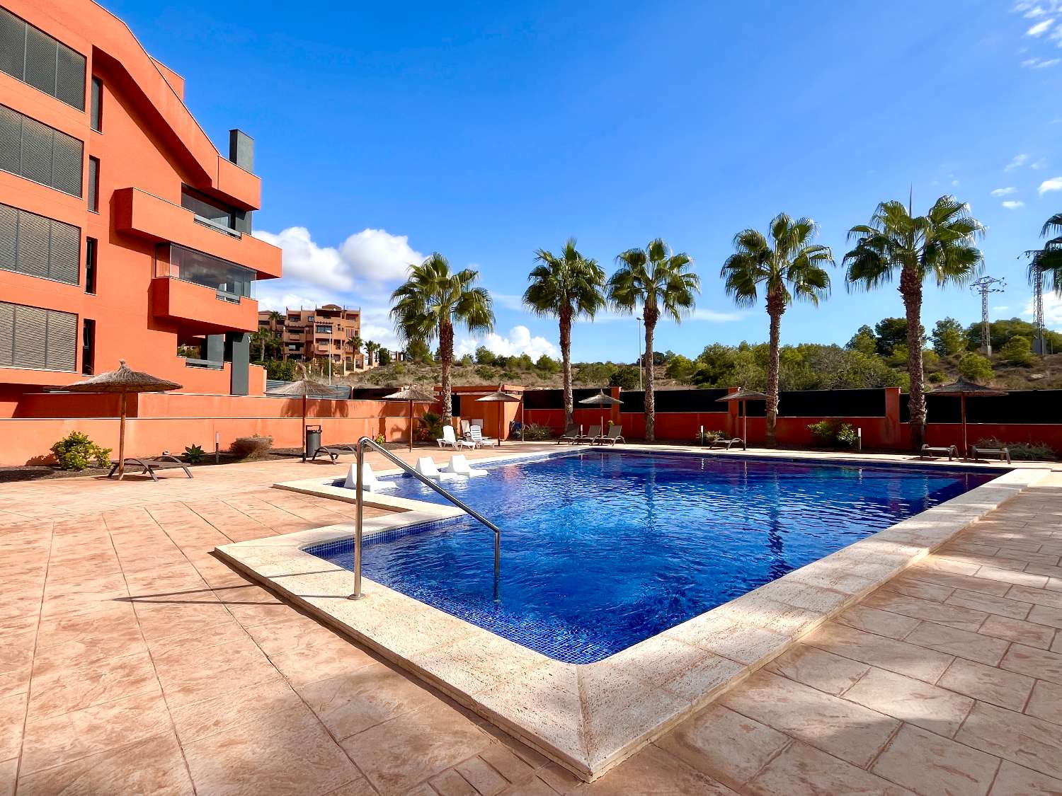 Apartamento de 2 dormitorios en venta en Villamartín
