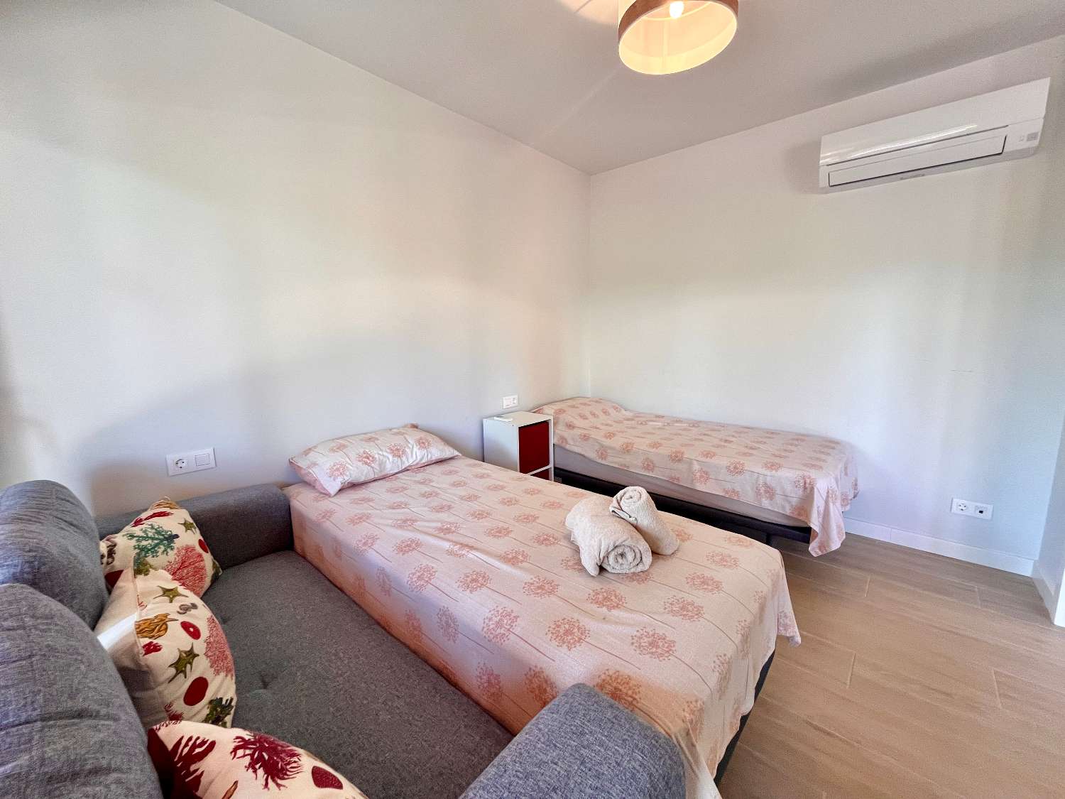 Apartamento de 2 dormitorios en venta en Villamartín