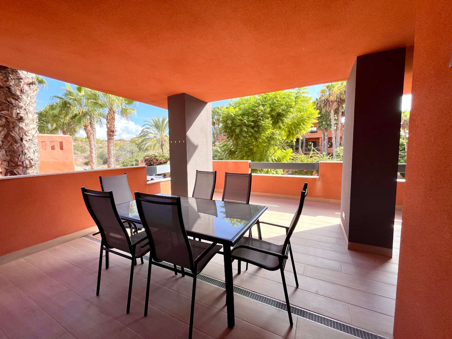 Apartamento de 2 dormitorios en venta en Villamartín