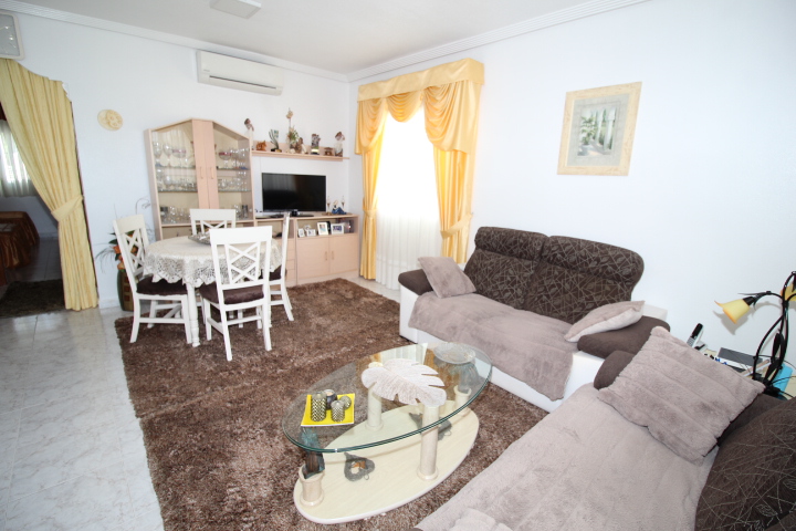 Villa til salg i San Miguel de Salinas