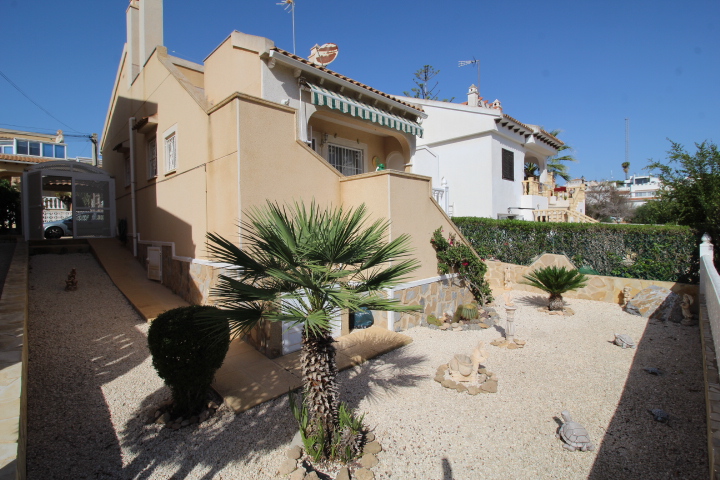 Villa til salg i San Miguel de Salinas