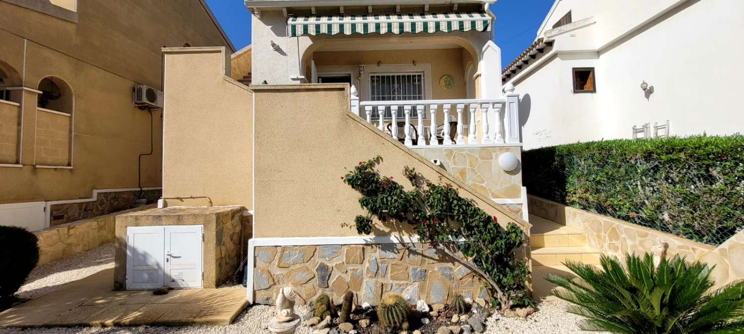 Villa til salg i San Miguel de Salinas