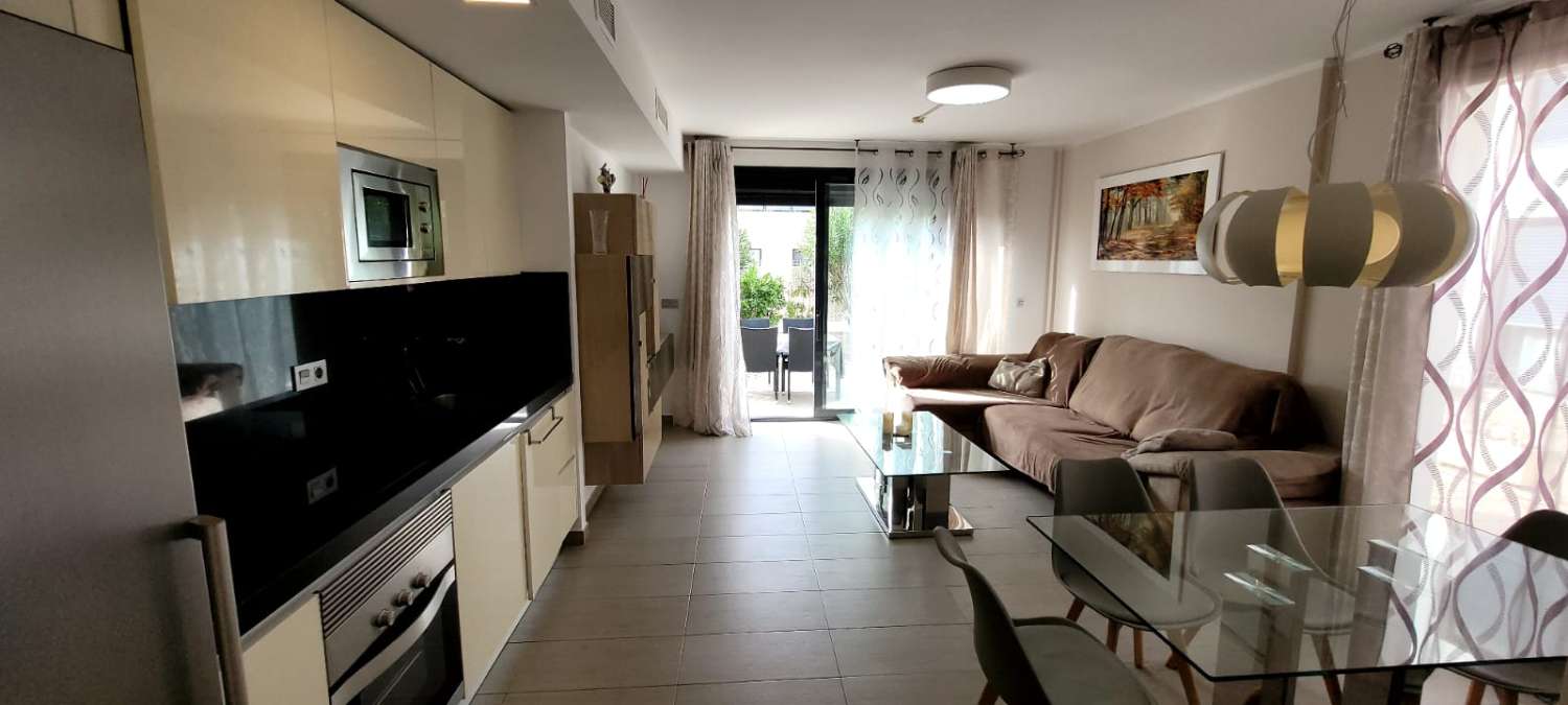 Moderne freistehende Villa in einer erstklassigen Gegend von Torrevieja mit 3 Schlafzimmern und 2 Bädern