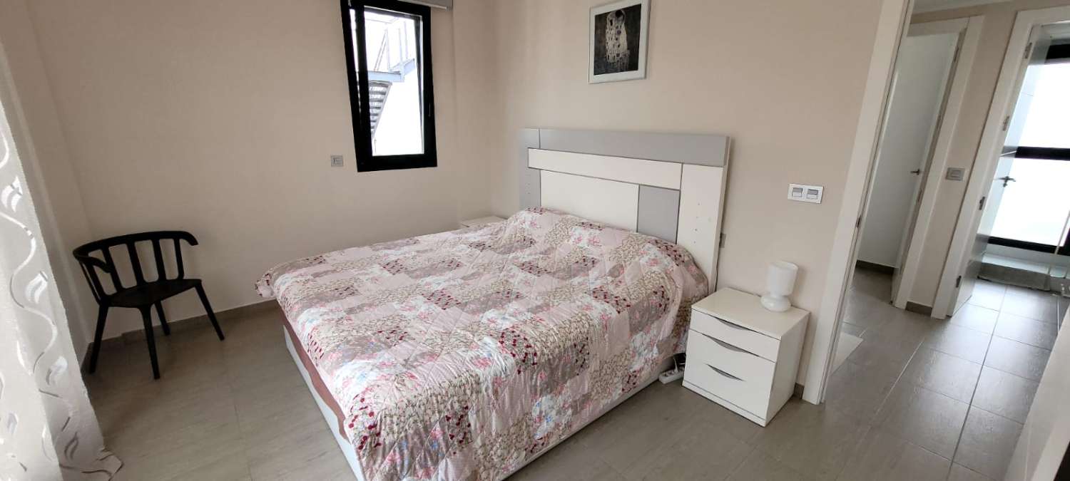 Moderne freistehende Villa in einer erstklassigen Gegend von Torrevieja mit 3 Schlafzimmern und 2 Bädern