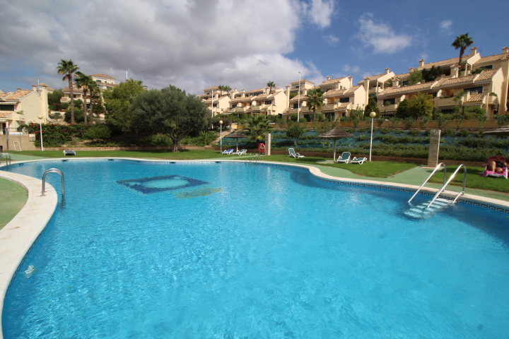 Fantástico Dúplex en excelente estado, ubicado en privilegiada zona de Campoamor Golf.