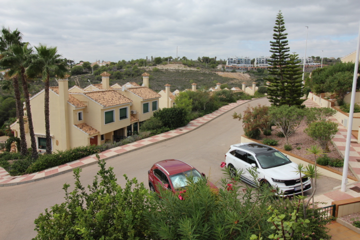 Fantástico Dúplex en excelente estado, ubicado en privilegiada zona de Campoamor Golf.