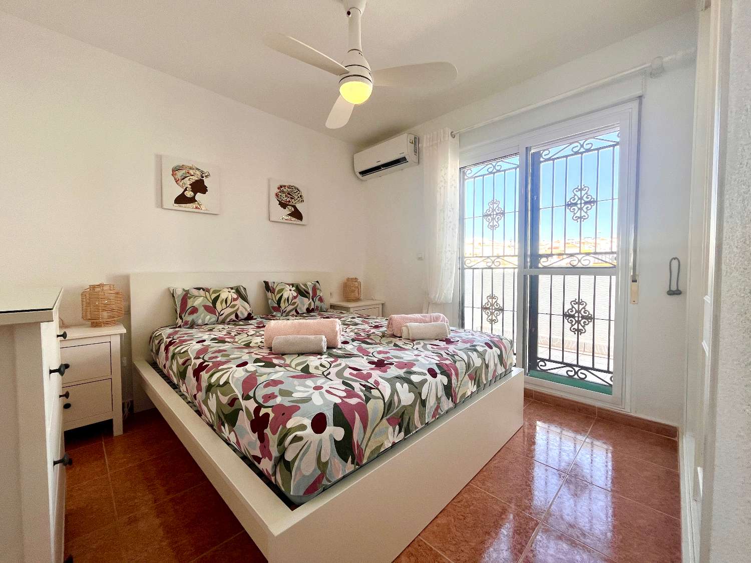 Casa adosada de 3 dormitorios en venta en Bigastro