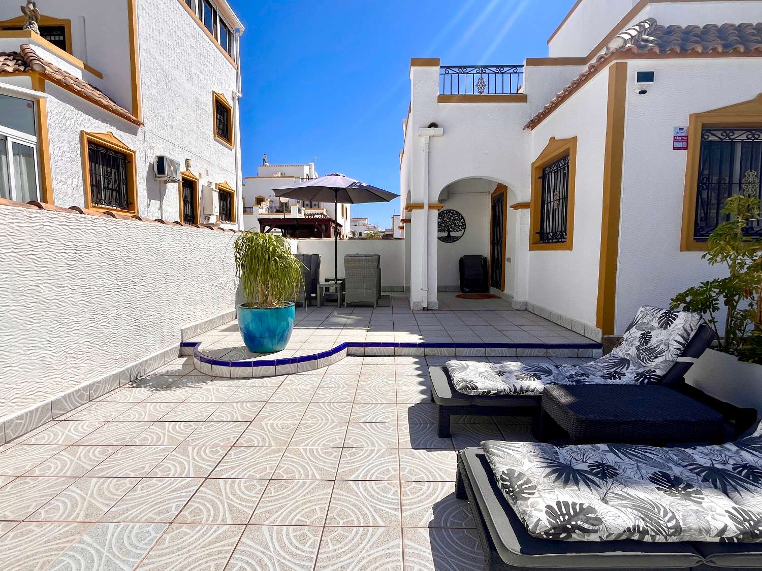 Casa adosada de 3 dormitorios en venta en Bigastro