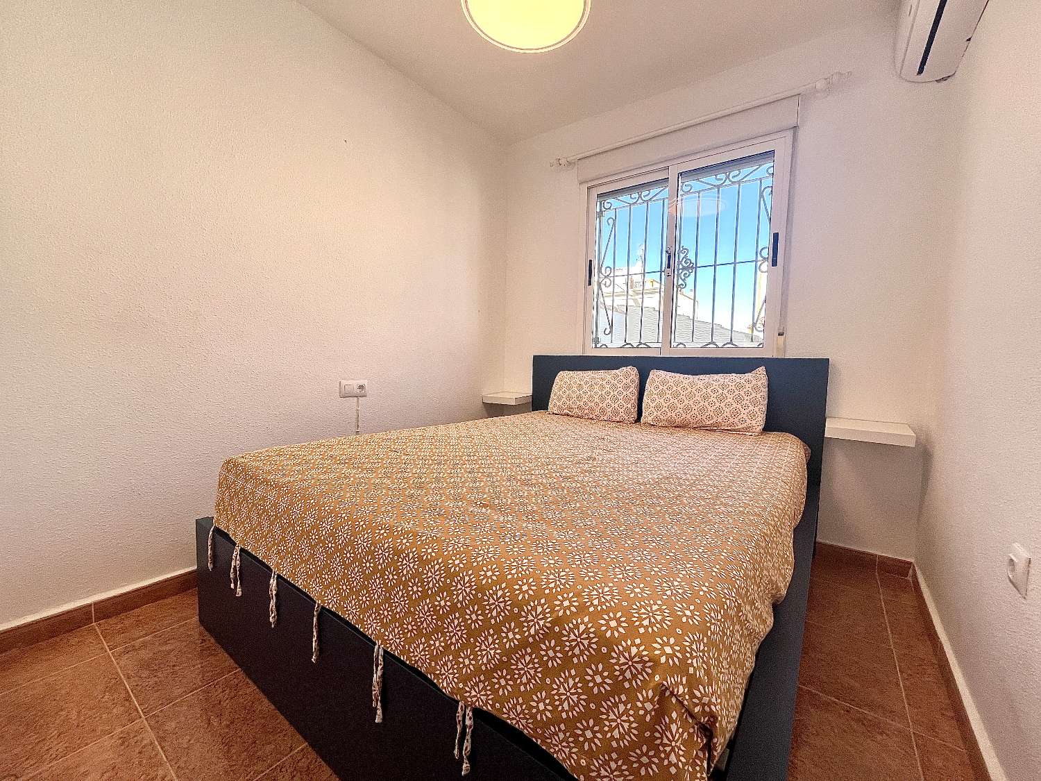 Casa adosada de 3 dormitorios en venta en Bigastro