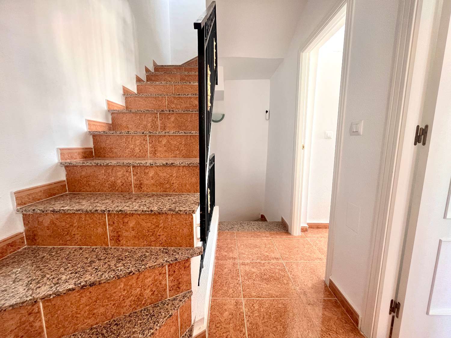 Casa adosada de 3 dormitorios en venta en Bigastro