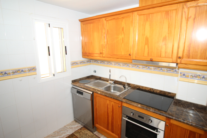 Apartamento en primera planta con piscina comunitaria en Las Filipinas Villamartin