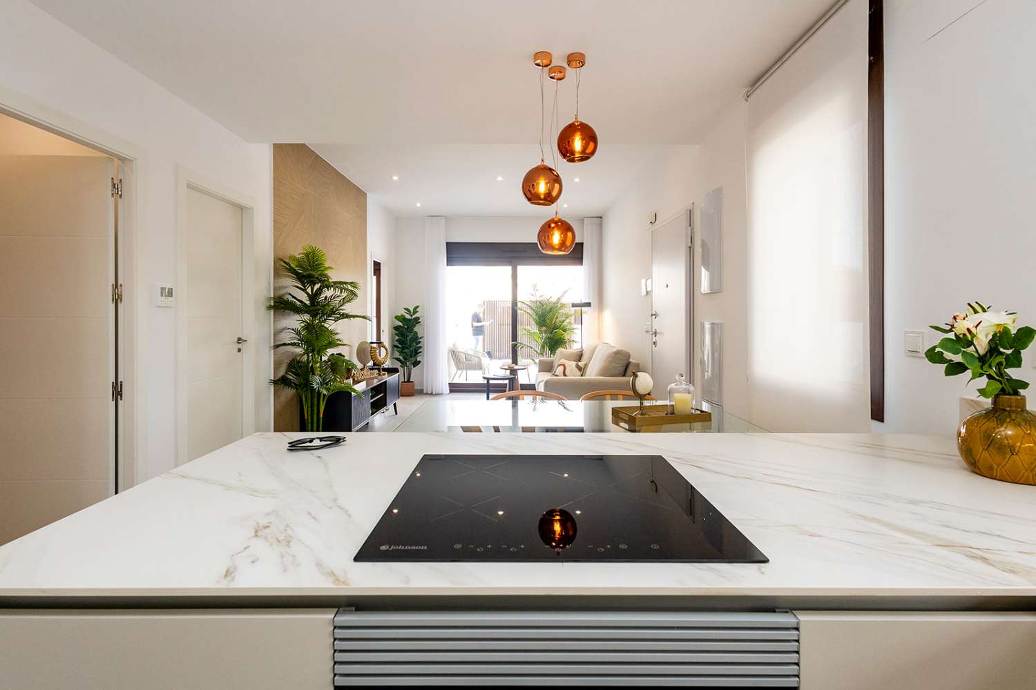 Moderna Villa con 2 dormitorios y piscina privada en Entrenaranjos