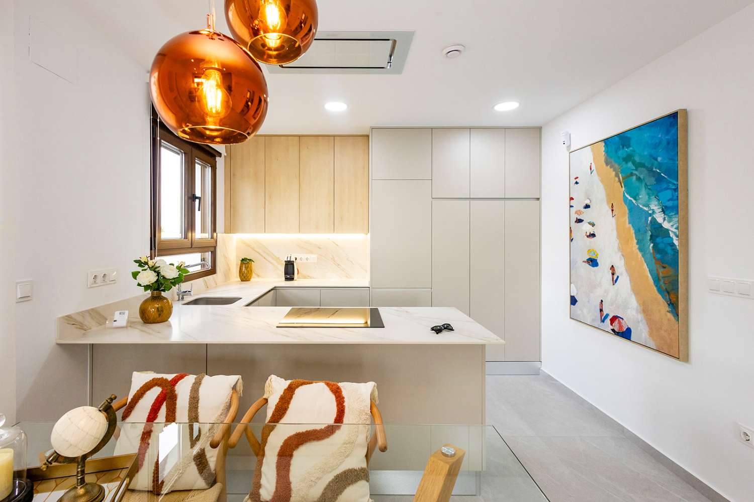 Moderna Villa con 2 dormitorios y piscina privada en Entrenaranjos