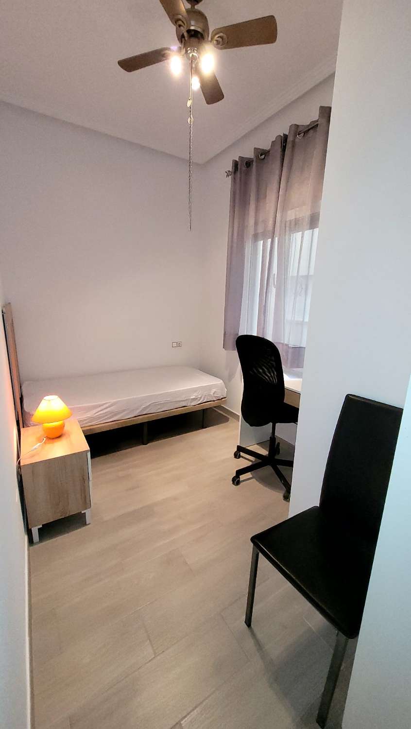 Appartement te huur in Jacarilla