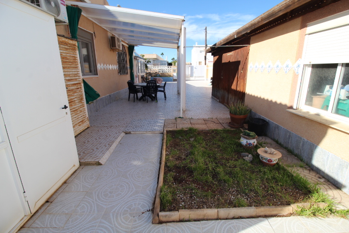 Chalet in vendita a Mil Palmeras (Pilar de la Horadada)