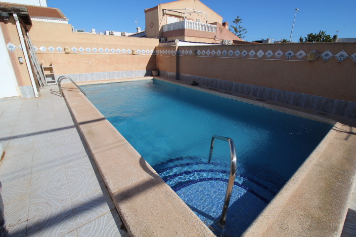 Chalet in vendita a Mil Palmeras (Pilar de la Horadada)