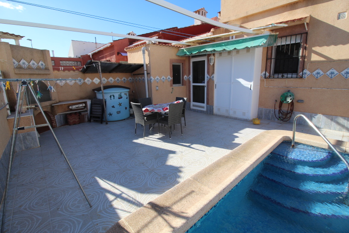 Chalet in vendita a Mil Palmeras (Pilar de la Horadada)