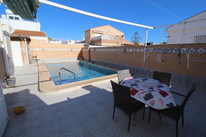 Chalet in vendita a Mil Palmeras (Pilar de la Horadada)