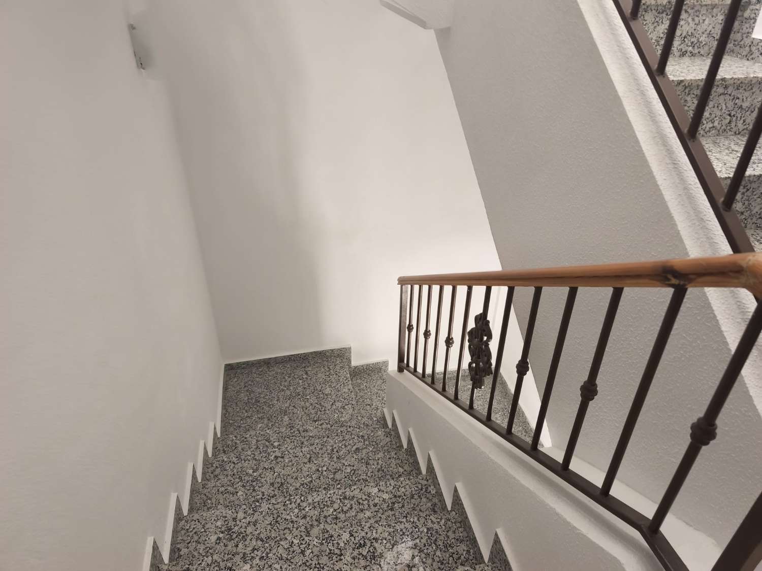 Bungalow en Rojales, 2 alturas más solárium, en parcela con piscina privada y comunitaria.