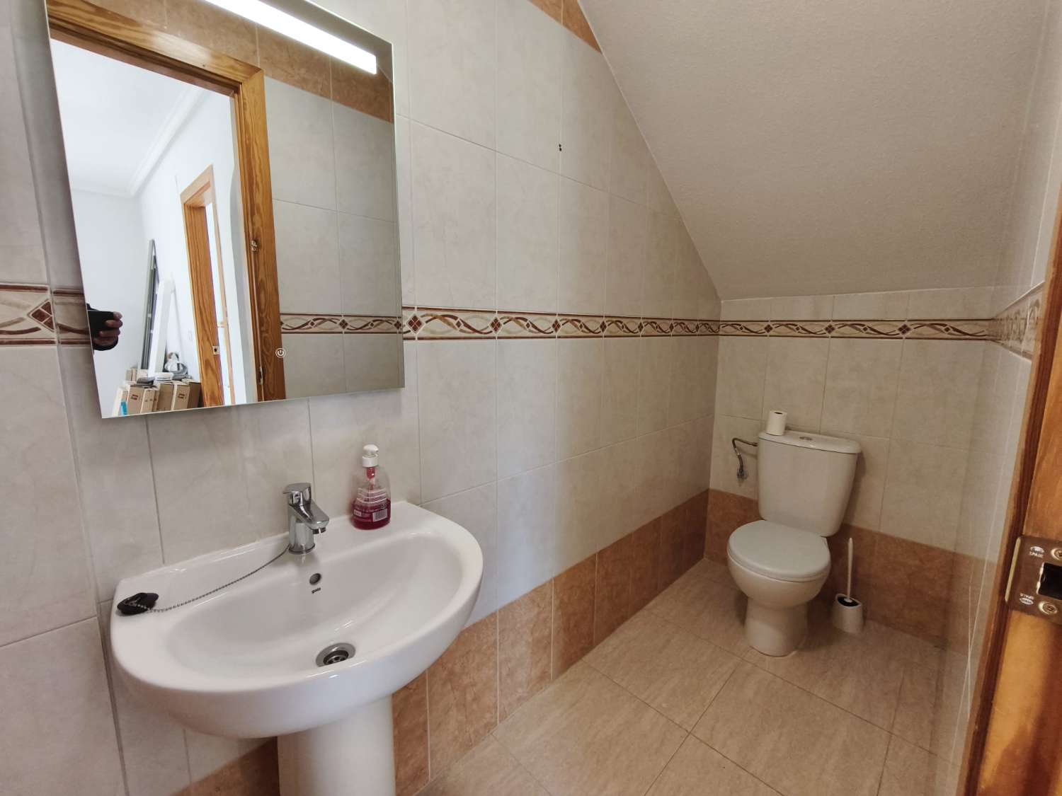 Bungalow en Rojales, 2 alturas más solárium, en parcela con piscina privada y comunitaria.