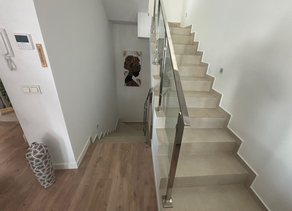 Villa Semiadosada de 4 dormitorios en venta en Ciudad Quesada