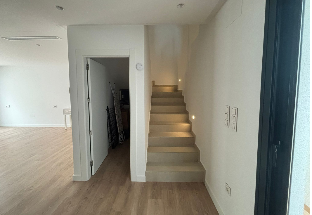 Villa Semiadosada de 4 dormitorios en venta en Ciudad Quesada