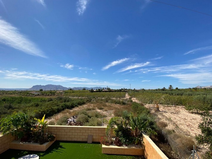 Finca de 5 dormitorios en venta en Albatera