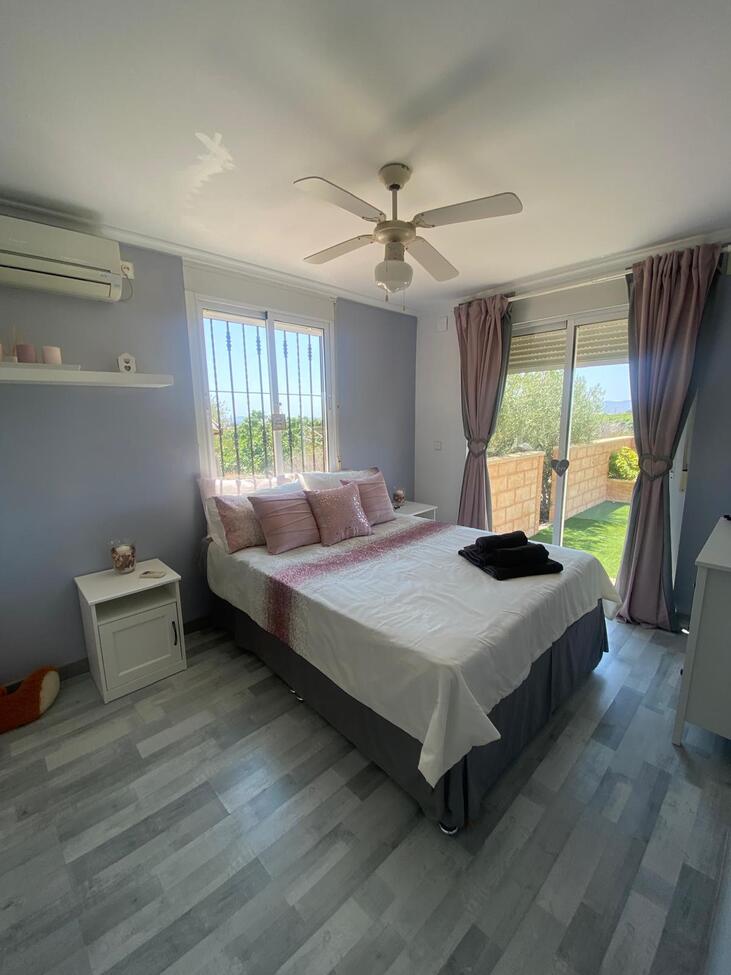 Finca de 5 dormitorios en venta en Albatera