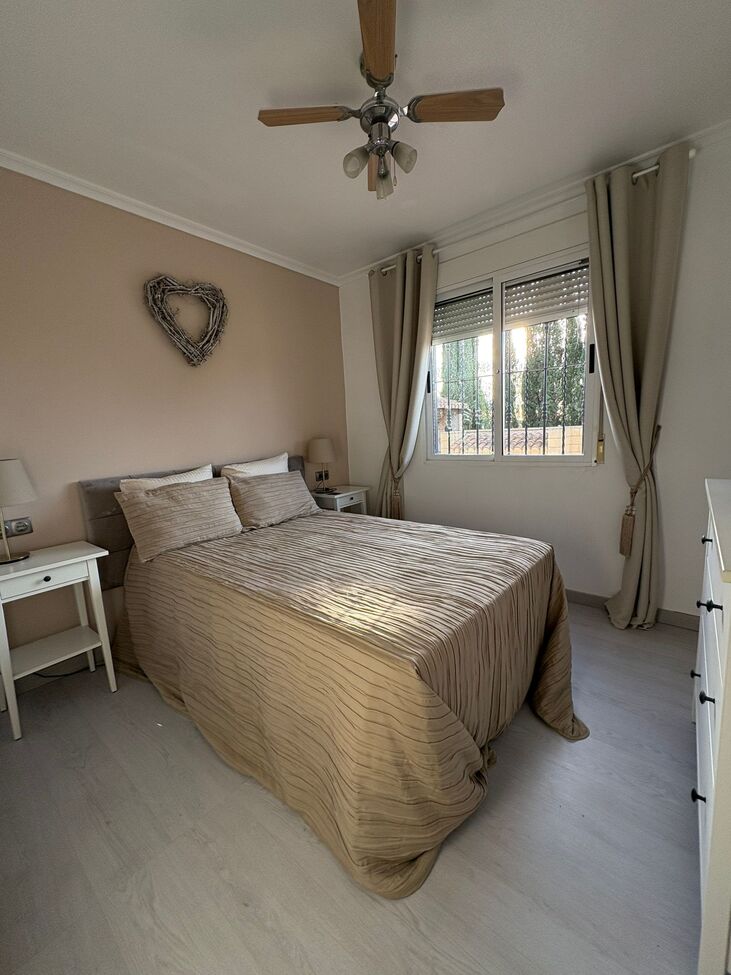 Finca de 5 dormitorios en venta en Albatera