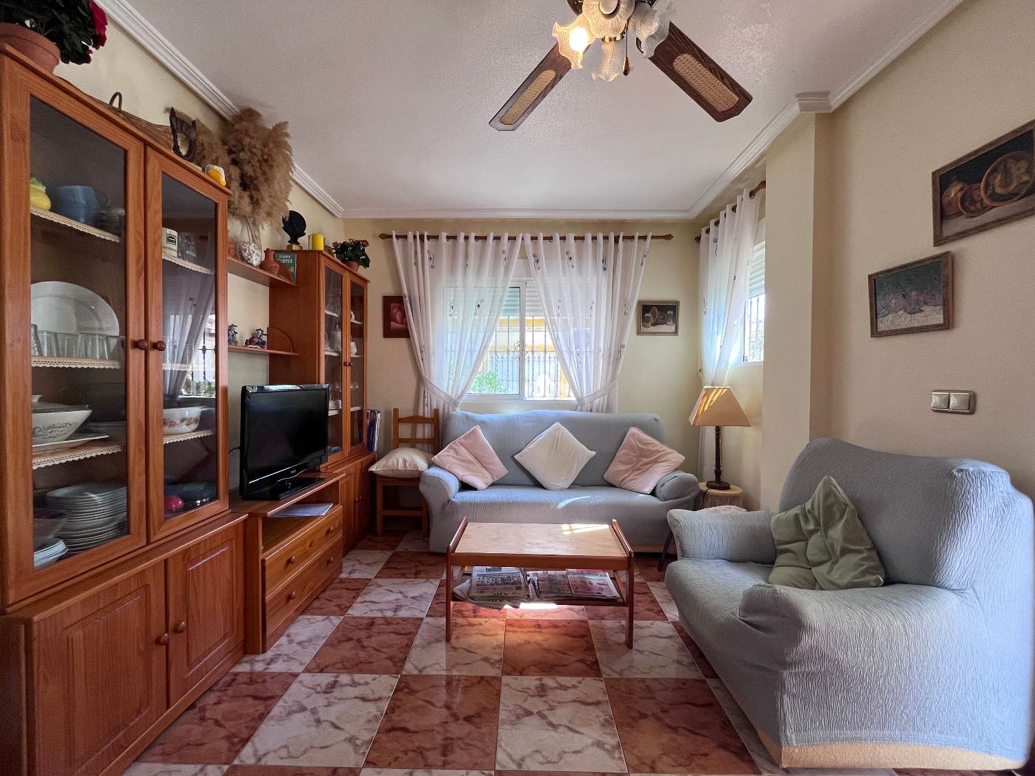 Casa adosada de 3 dormitorios en venta en La Zenia