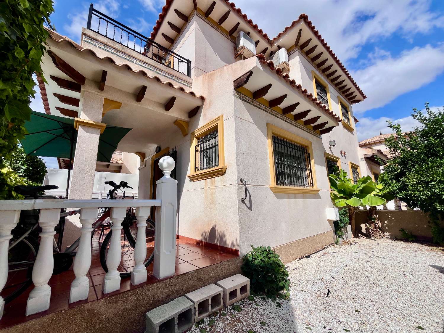 Casa adosada de 3 dormitorios en venta en La Zenia