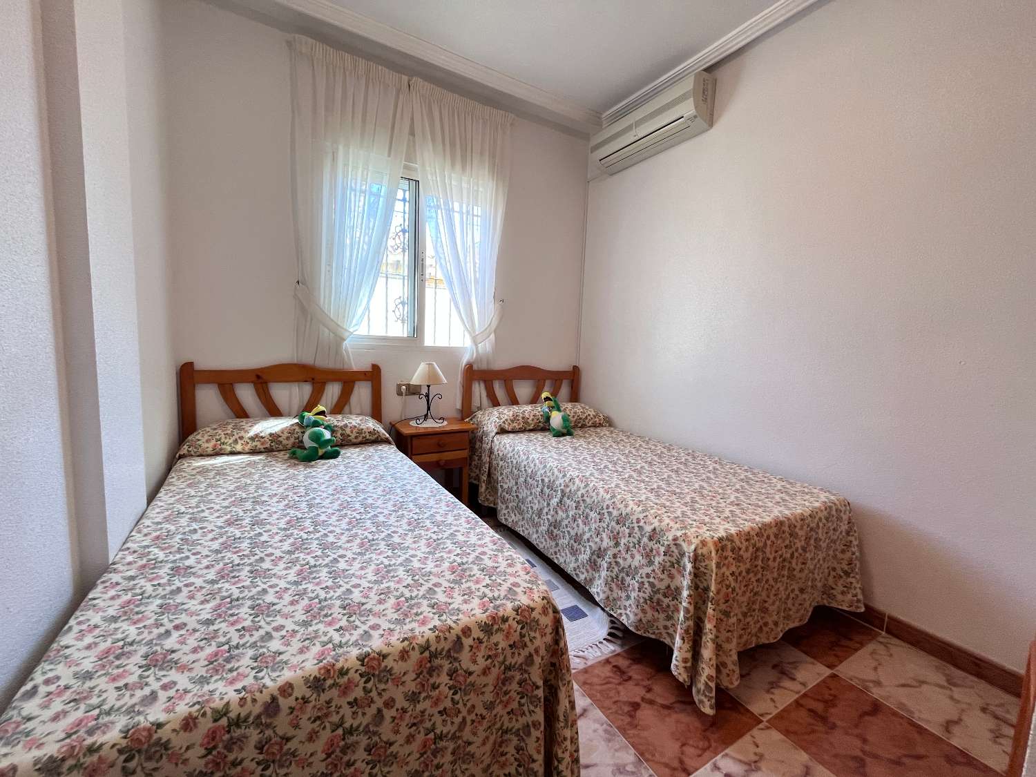 Casa adosada de 3 dormitorios en venta en La Zenia