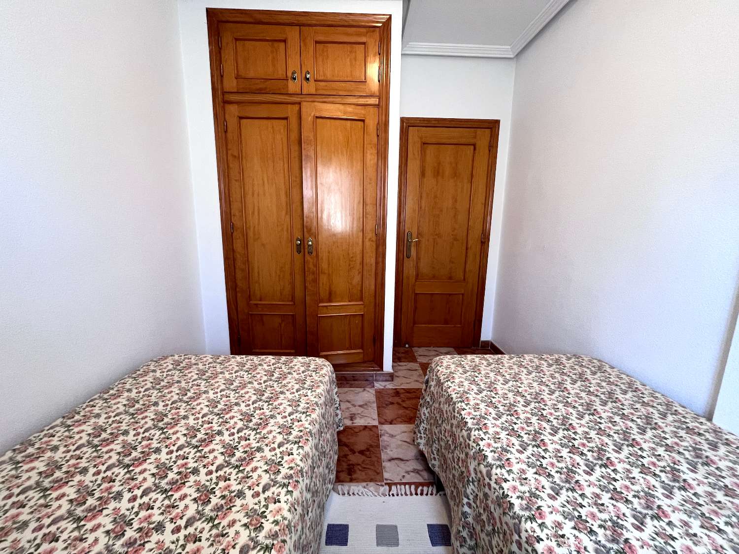 Casa adosada de 3 dormitorios en venta en La Zenia