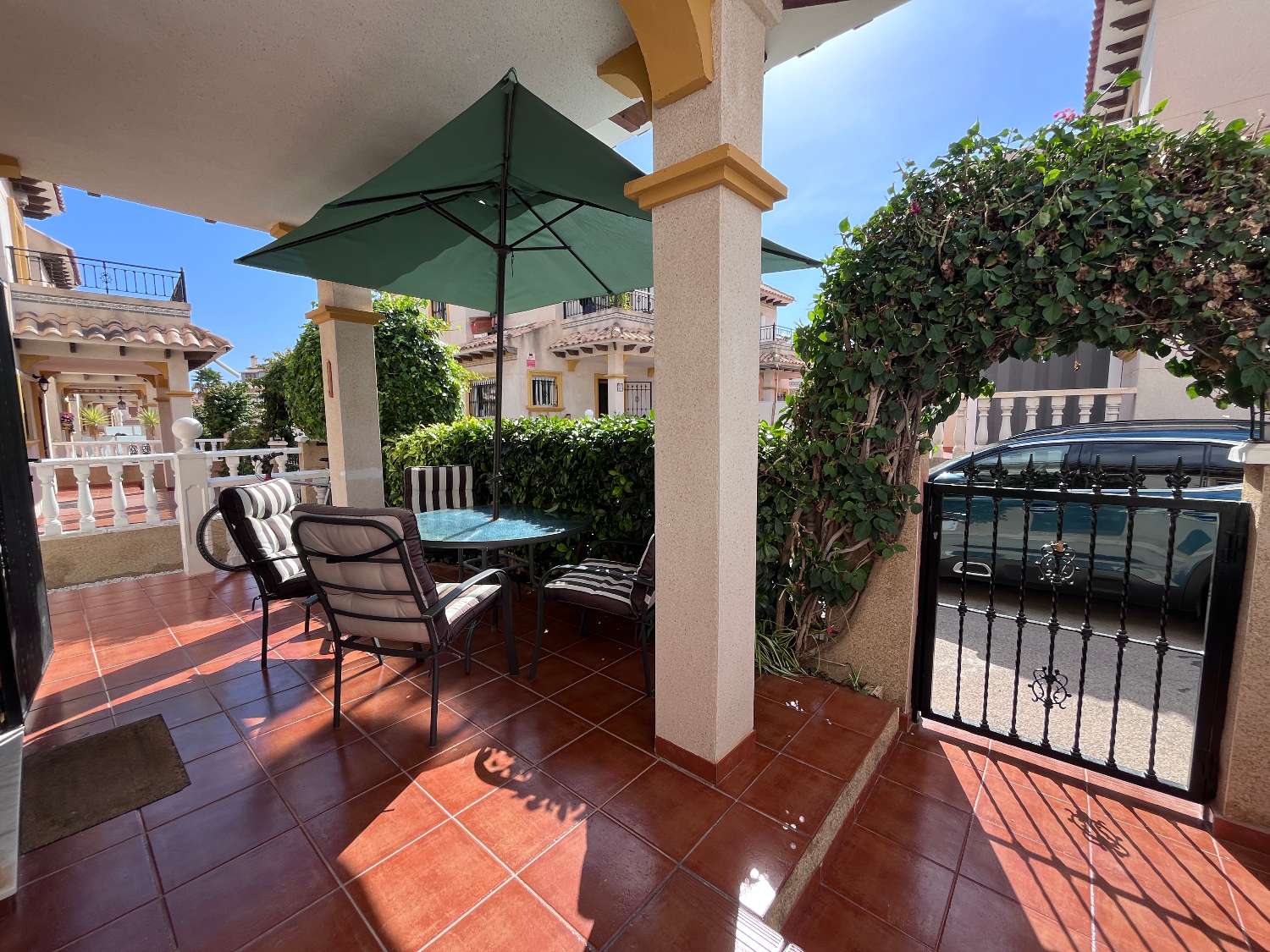 Casa adosada de 3 dormitorios en venta en La Zenia