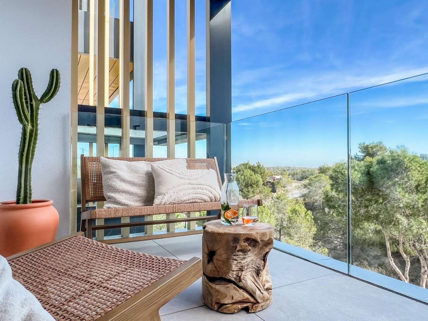 Apartamento de lujo en Las Colinas Golf & Country Club