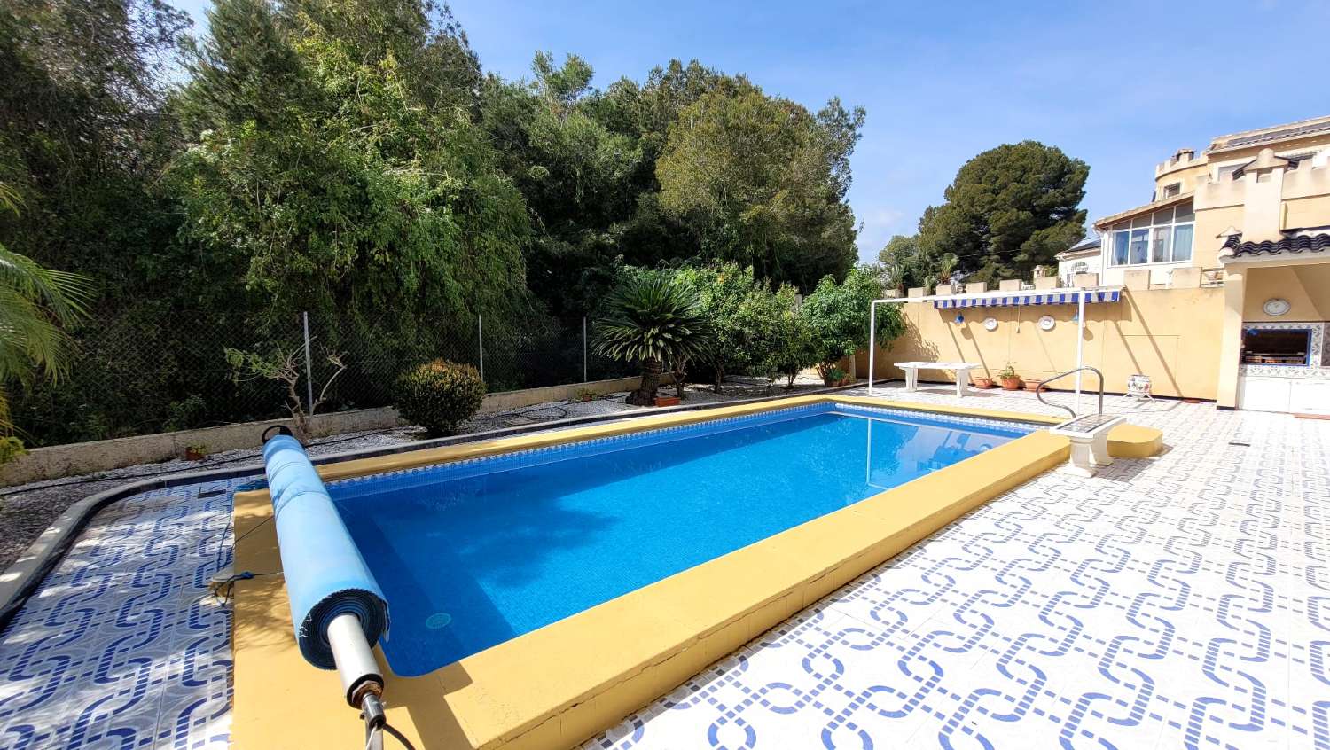 Chalet independiente en Pinar de Campoverde con Piscina